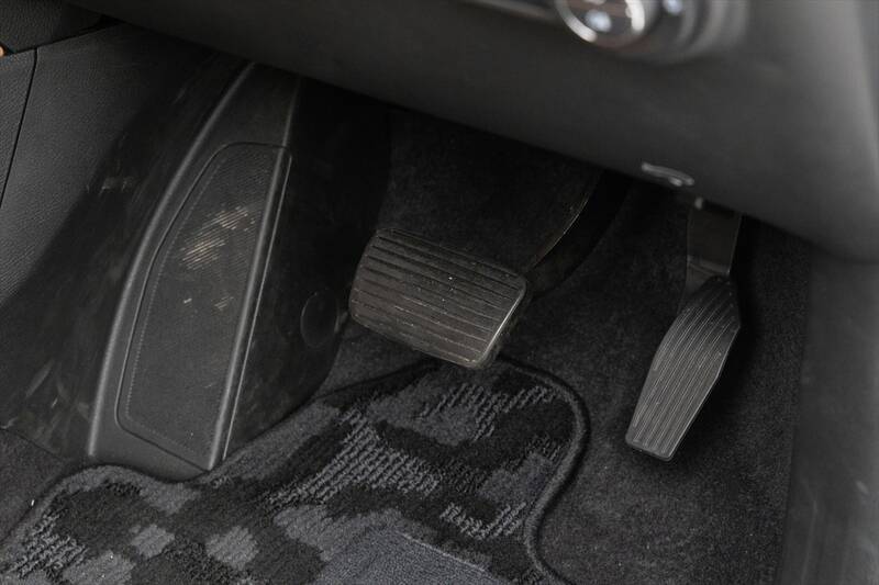 Jeep「コマンダー」はガラガラ音も愛おしい。純ディーゼル搭載の7人乗りSUVが教えてくれる心のゆとり