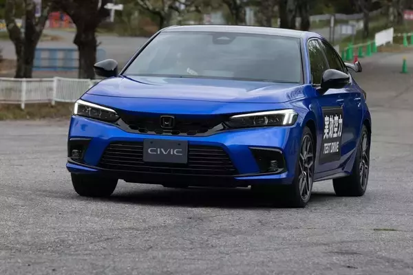 「シビックオーナー必見！ テールゲートスポイラーを付けてこそシビックは完成する」の画像