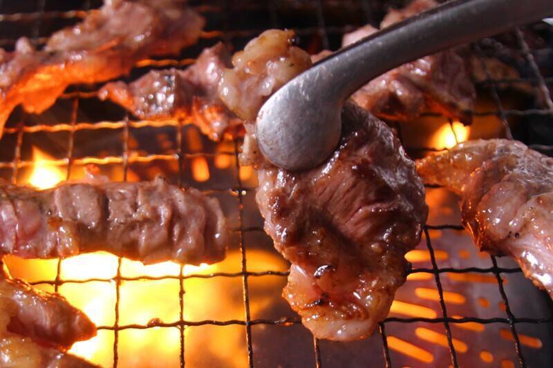 すたみな太郎「スペシャル焼肉食べ放題」骨付き肉や、イベリコ豚が登場、GWだけ！