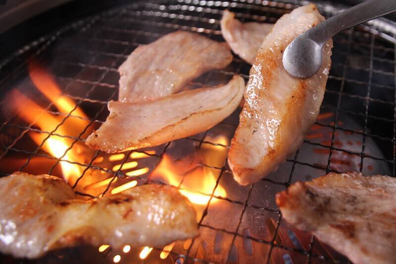 すたみな太郎「スペシャル焼肉食べ放題」骨付き肉や、イベリコ豚が登場、GWだけ！