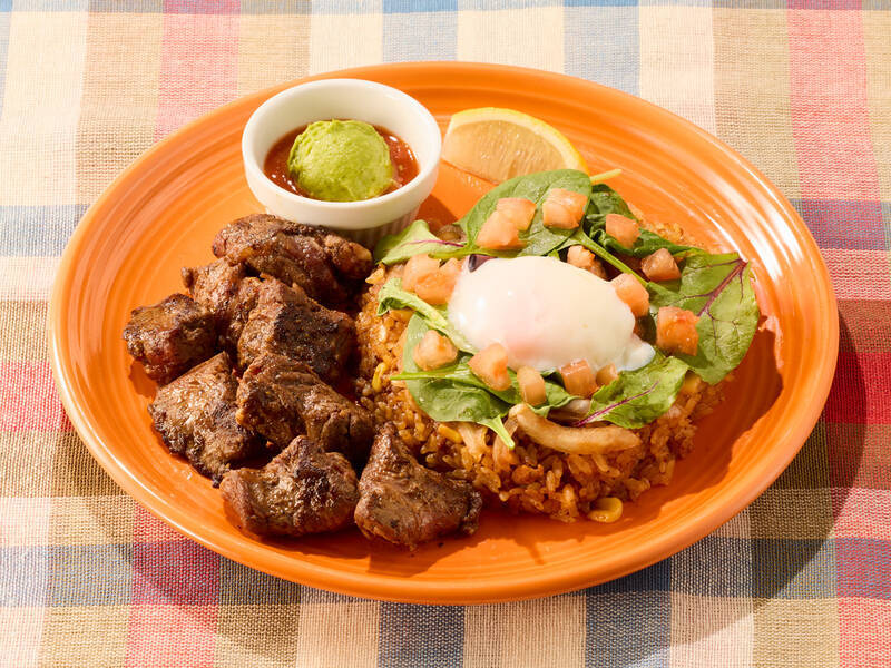 ”全部盛り”プレートや「本気の唐揚げ」が登場！ ココスの春メニュー、3月3日から