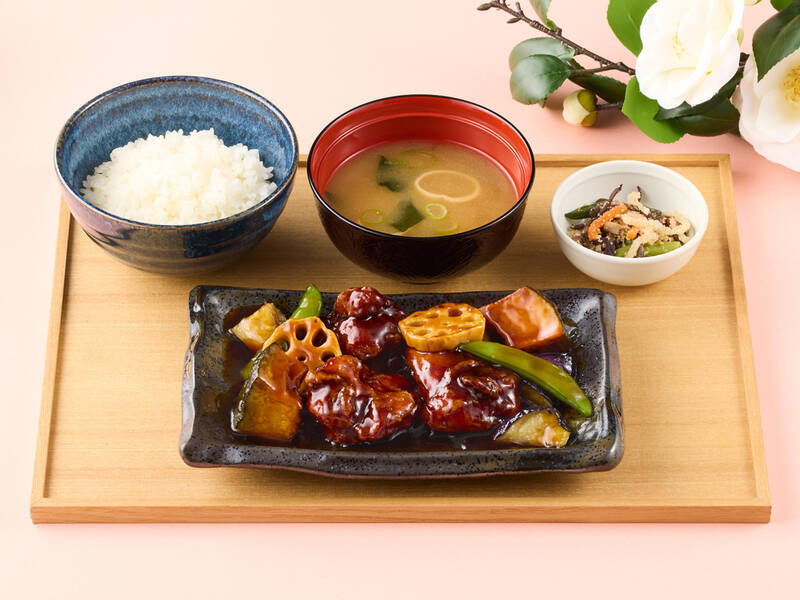 ”全部盛り”プレートや「本気の唐揚げ」が登場！ ココスの春メニュー、3月3日から