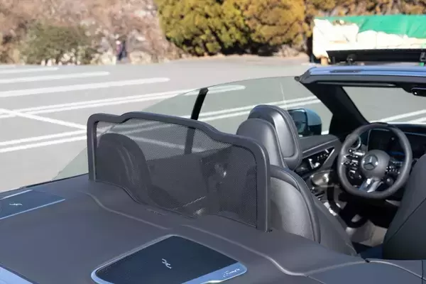 「絶滅危惧種の4座オープン「メルセデスAMG CLE53」は実用性と怒涛の加速を両立！」の画像
