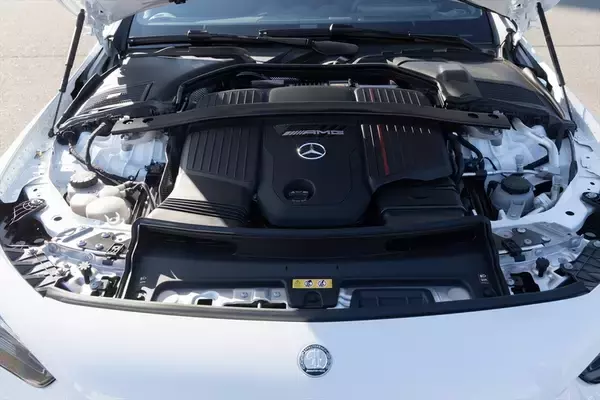 「絶滅危惧種の4座オープン「メルセデスAMG CLE53」は実用性と怒涛の加速を両立！」の画像