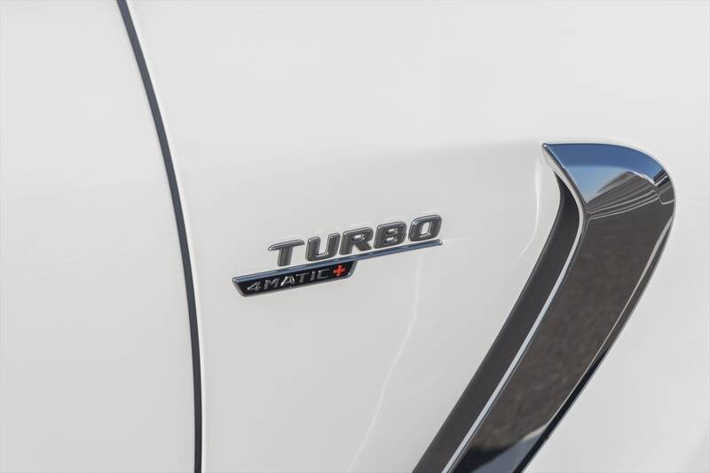 絶滅危惧種の4座オープン「メルセデスAMG CLE53」は実用性と怒涛の加速を両立！