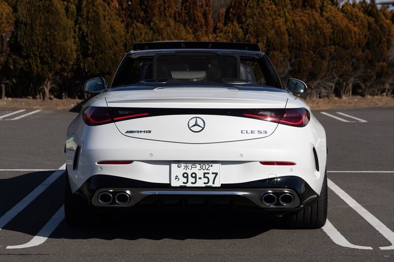 絶滅危惧種の4座オープン「メルセデスAMG CLE53」は実用性と怒涛の加速を両立！