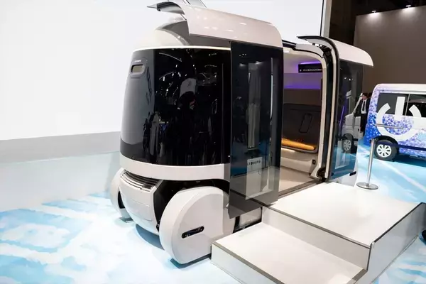 「超巨大ブースで目立っていたトヨタをはじめジャパンモビリティショーはワクワクするクルマが多かった」の画像