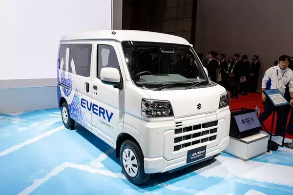 「超巨大ブースで目立っていたトヨタをはじめジャパンモビリティショーはワクワクするクルマが多かった」の画像