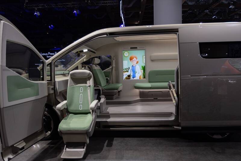 超巨大ブースで目立っていたトヨタをはじめジャパンモビリティショーはワクワクするクルマが多かった