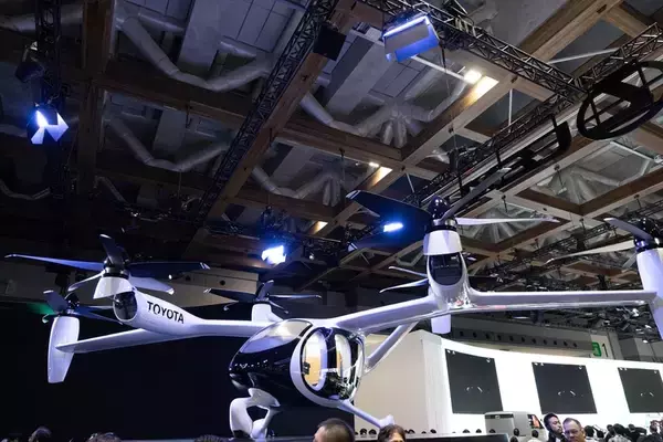 「超巨大ブースで目立っていたトヨタをはじめジャパンモビリティショーはワクワクするクルマが多かった」の画像