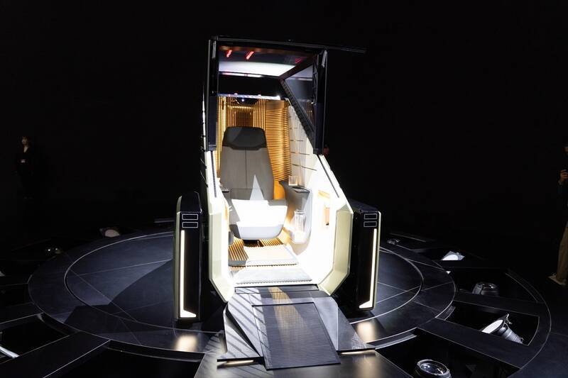 超巨大ブースで目立っていたトヨタをはじめジャパンモビリティショーはワクワクするクルマが多かった