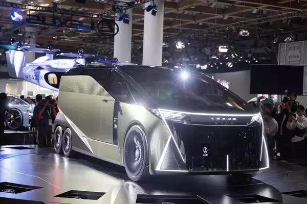 「超巨大ブースで目立っていたトヨタをはじめジャパンモビリティショーはワクワクするクルマが多かった」の画像