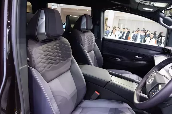 「超巨大ブースで目立っていたトヨタをはじめジャパンモビリティショーはワクワクするクルマが多かった」の画像