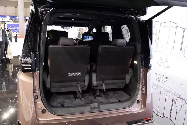 「超巨大ブースで目立っていたトヨタをはじめジャパンモビリティショーはワクワクするクルマが多かった」の画像