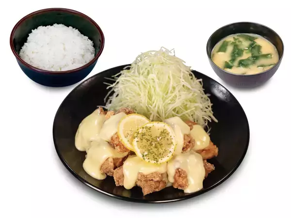 「唐揚げにマヨどばっ！松のやの「ハニーレモン唐揚げ定食」がやりたい放題」の画像