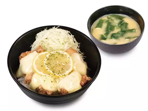 「唐揚げにマヨどばっ！松のやの「ハニーレモン唐揚げ定食」がやりたい放題」の画像