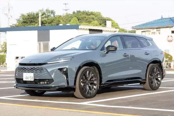 クラウン・エステートで車中泊体験！ 「おもてなし」シートで過ごすぜいたくなドライブ体験