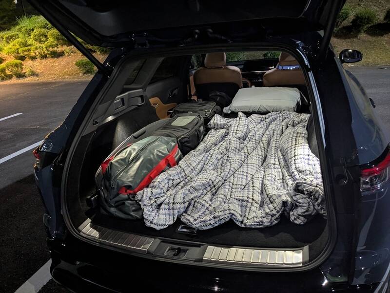 クラウン・エステートで車中泊体験！ 「おもてなし」シートで過ごすぜいたくなドライブ体験