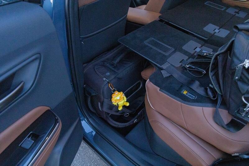 クラウン・エステートで車中泊体験！ 「おもてなし」シートで過ごすぜいたくなドライブ体験