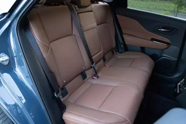 「クラウン・エステートで車中泊体験！ 「おもてなし」シートで過ごすぜいたくなドライブ体験」の画像