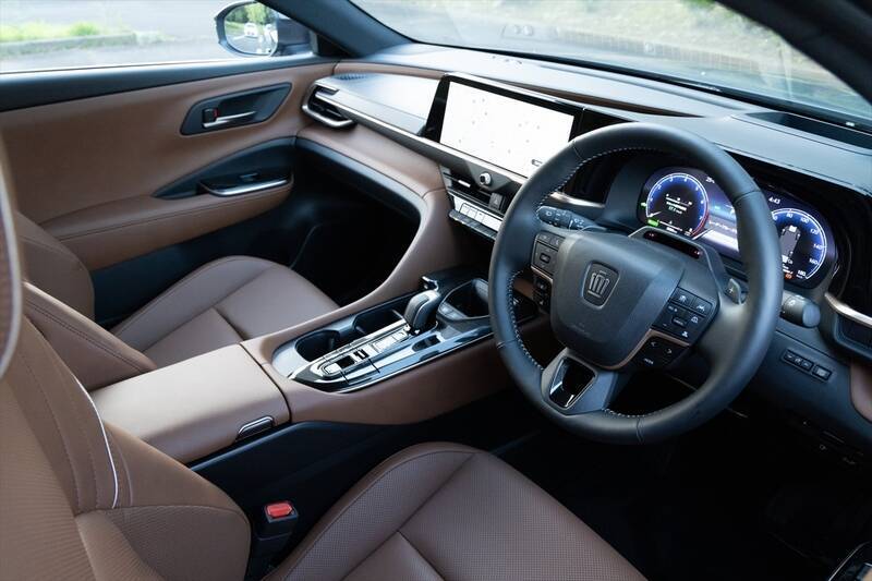 クラウン・エステートで車中泊体験！ 「おもてなし」シートで過ごすぜいたくなドライブ体験