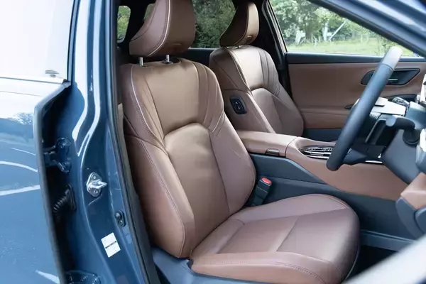 「クラウン・エステートで車中泊体験！ 「おもてなし」シートで過ごすぜいたくなドライブ体験」の画像