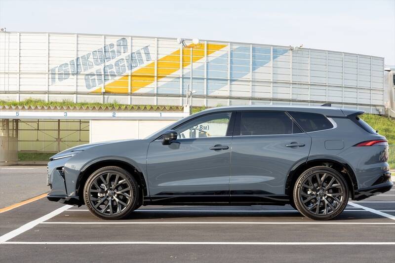 クラウン・エステートで車中泊体験！ 「おもてなし」シートで過ごすぜいたくなドライブ体験