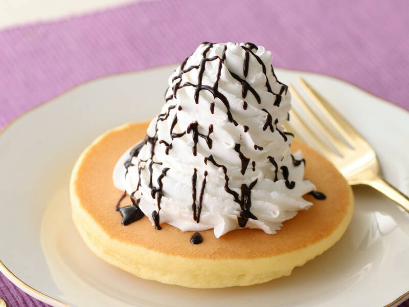 無限パンケーキ＆ホイップが始まる！いつもの食べ放題に追加料金なし、Web予約限定で