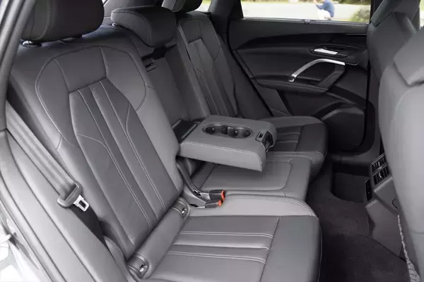 「大きくても惹かれる理由がある! アウディの新型「Q5」は全車マイルドハイブリッド化で隙ナシに」の画像