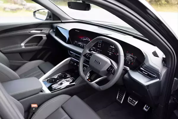 「大きくても惹かれる理由がある! アウディの新型「Q5」は全車マイルドハイブリッド化で隙ナシに」の画像