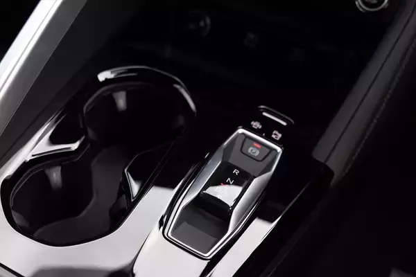 「大きくても惹かれる理由がある! アウディの新型「Q5」は全車マイルドハイブリッド化で隙ナシに」の画像