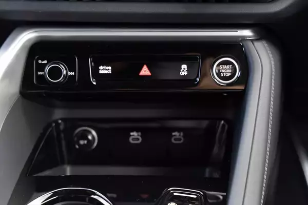 「大きくても惹かれる理由がある! アウディの新型「Q5」は全車マイルドハイブリッド化で隙ナシに」の画像