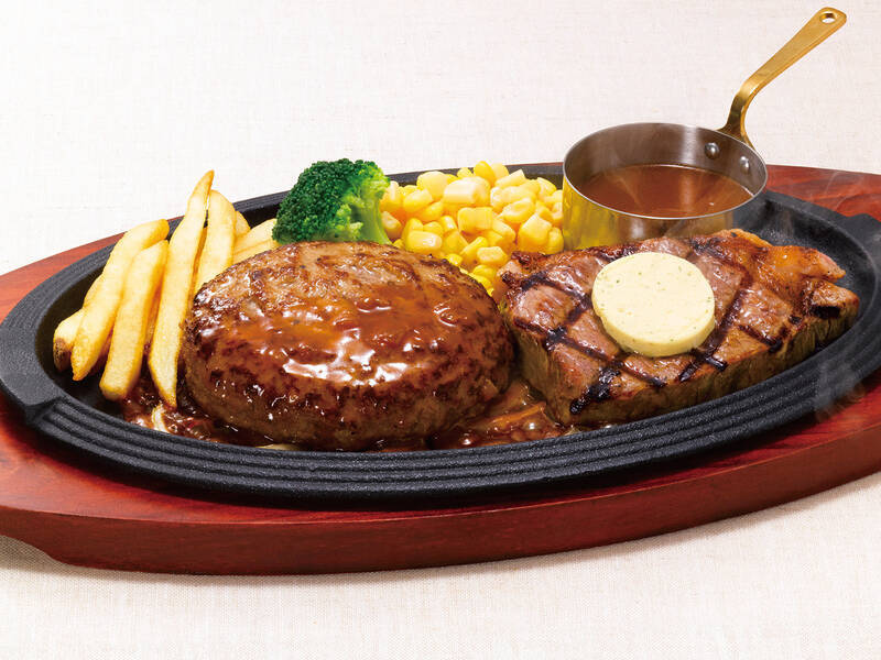 ロイホ、18年目の「黒×黒ハンバーグ」が進化！「食べたい…」としか出てこない