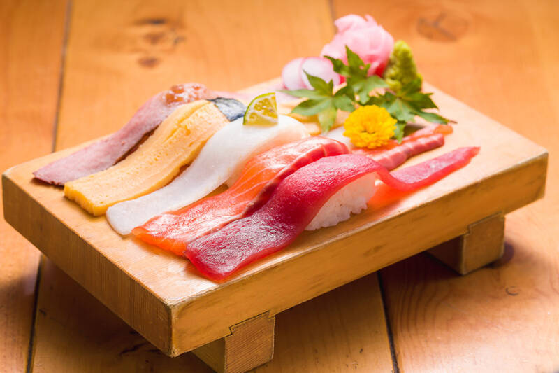 ズワイガニ＆寿司＆海鮮しゃぶしゃぶ食べ放題!! フジヤマ秋葉原店は「小学生半額」を継続