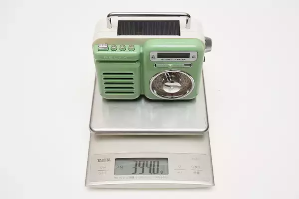 「かわいいのに災害時に役立つ相棒、マルチレトロラジオ「RELAX」を試す」の画像