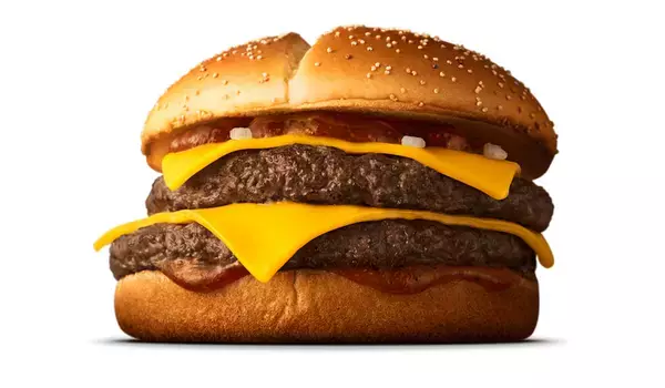 「ついにきた！マクドナルド“ダブル肉厚”「たまごベーコン」反則すぎる、うれしさ止まらん　13日間限定」の画像