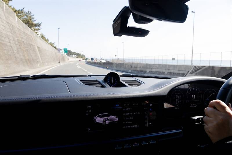 2060万円払って「不便」を買う!? ポルシェ「911 カレラT」が世界一ぜいたくな理由