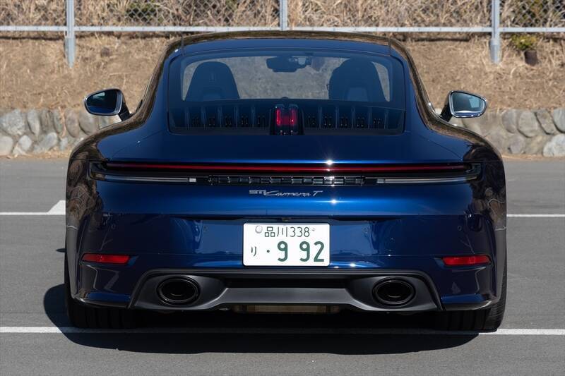 2060万円払って「不便」を買う!? ポルシェ「911 カレラT」が世界一ぜいたくな理由