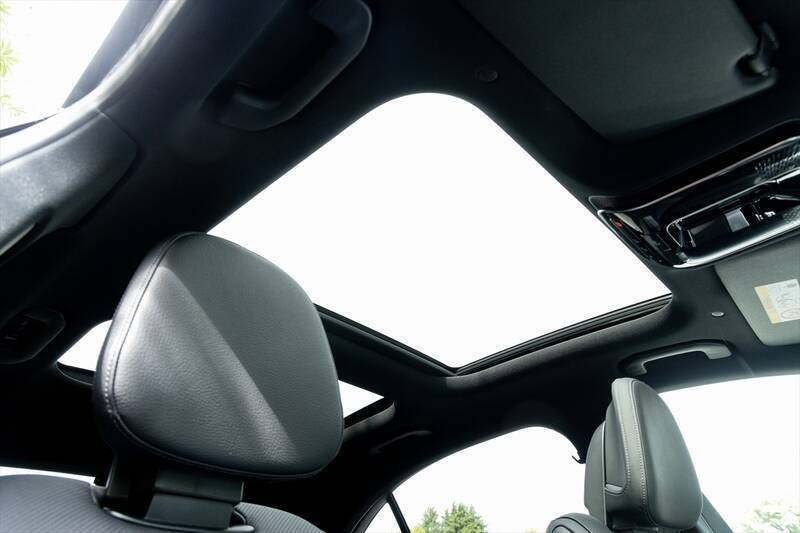 Cクラスに900万円出す価値はあるか？ 豪華装備の「C220d Luxury」に見る、SUVにはないセダンの底力