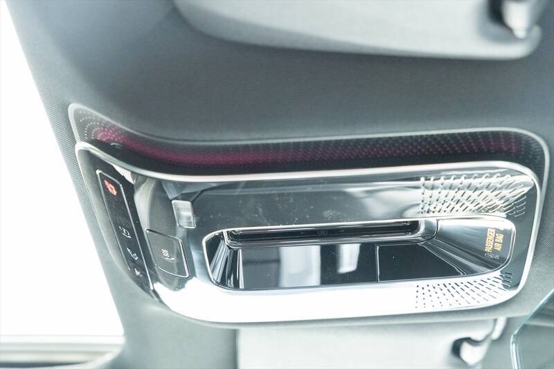 Cクラスに900万円出す価値はあるか？ 豪華装備の「C220d Luxury」に見る、SUVにはないセダンの底力