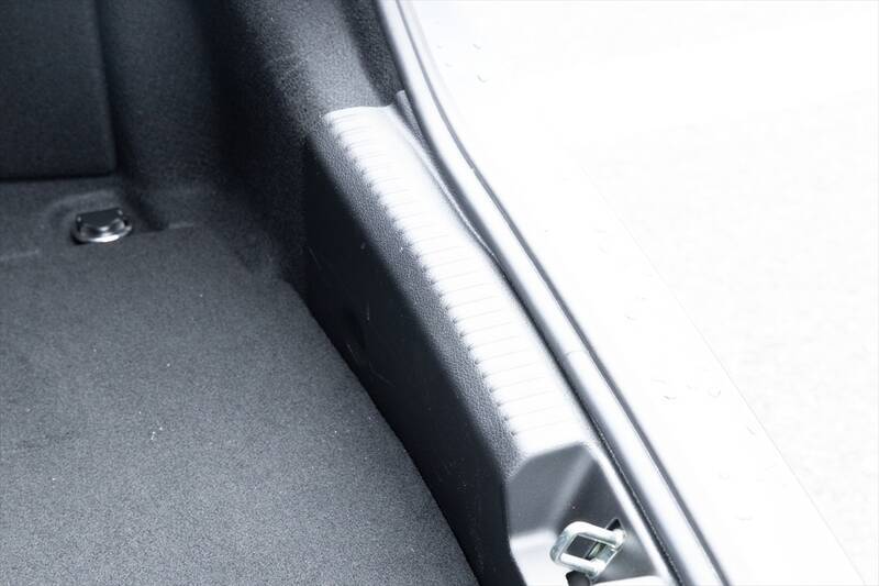 Cクラスに900万円出す価値はあるか？ 豪華装備の「C220d Luxury」に見る、SUVにはないセダンの底力