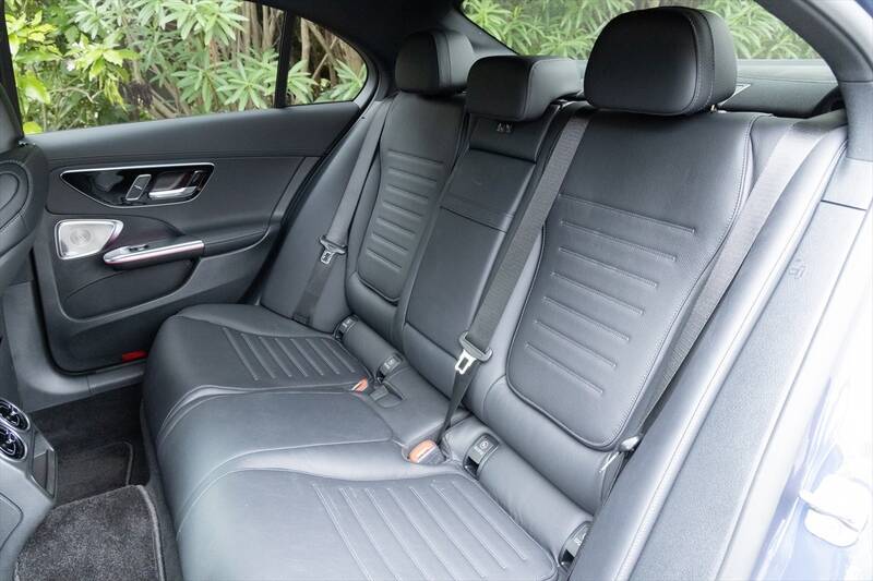 Cクラスに900万円出す価値はあるか？ 豪華装備の「C220d Luxury」に見る、SUVにはないセダンの底力