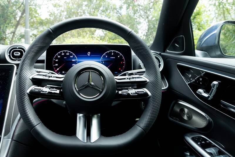 Cクラスに900万円出す価値はあるか？ 豪華装備の「C220d Luxury」に見る、SUVにはないセダンの底力