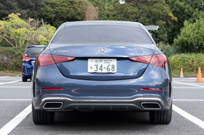 Cクラスに900万円出す価値はあるか？ 豪華装備の「C220d Luxury」に見る、SUVにはないセダンの底力