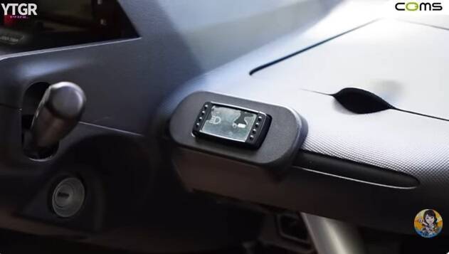 バイクと軽自動車のいいとこ取り！ 1kmが4円で走れる街乗り最強EV「トヨタ コムス」のヤバすぎる実力
