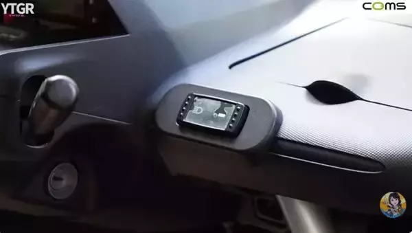 「バイクと軽自動車のいいとこ取り！ 1kmが4円で走れる街乗り最強EV「トヨタ コムス」のヤバすぎる実力」の画像