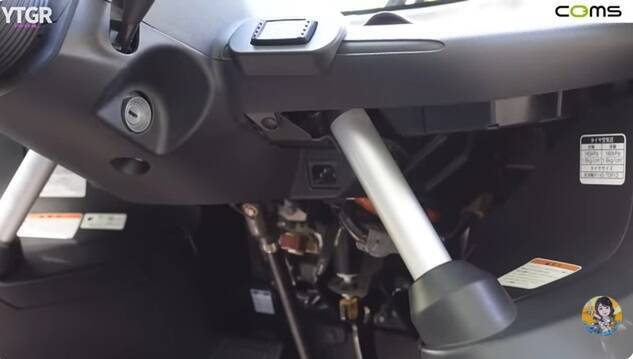 バイクと軽自動車のいいとこ取り！ 1kmが4円で走れる街乗り最強EV「トヨタ コムス」のヤバすぎる実力