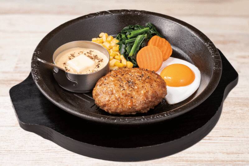 月見なのに赤と白!? ペッパーランチ「月見ハンバーグ」980円
