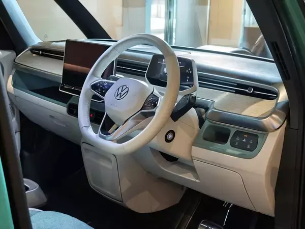 「ワーゲンバスがEVで現代に蘇った！ フォルクスワーゲン、電動ミニバン「ID. Buzz」を日本市場に投入」の画像