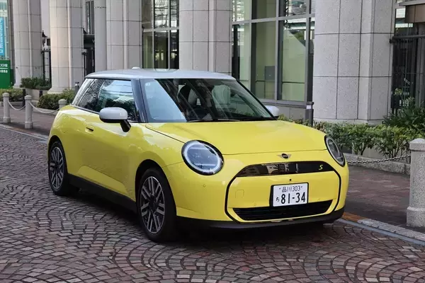原点回帰と最先端の融合！ EV版「MINI COOPER SE」はクラシックMINIへのオマージュを貫いた進化だ